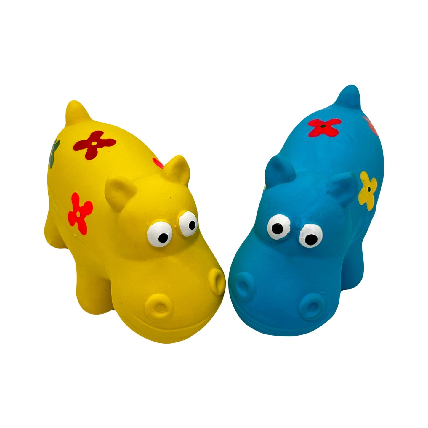 Twee latex hippo hondenspeeltjes in geel en blauw met bloemendecoratie en piepgeluid in de vorm van een hippo