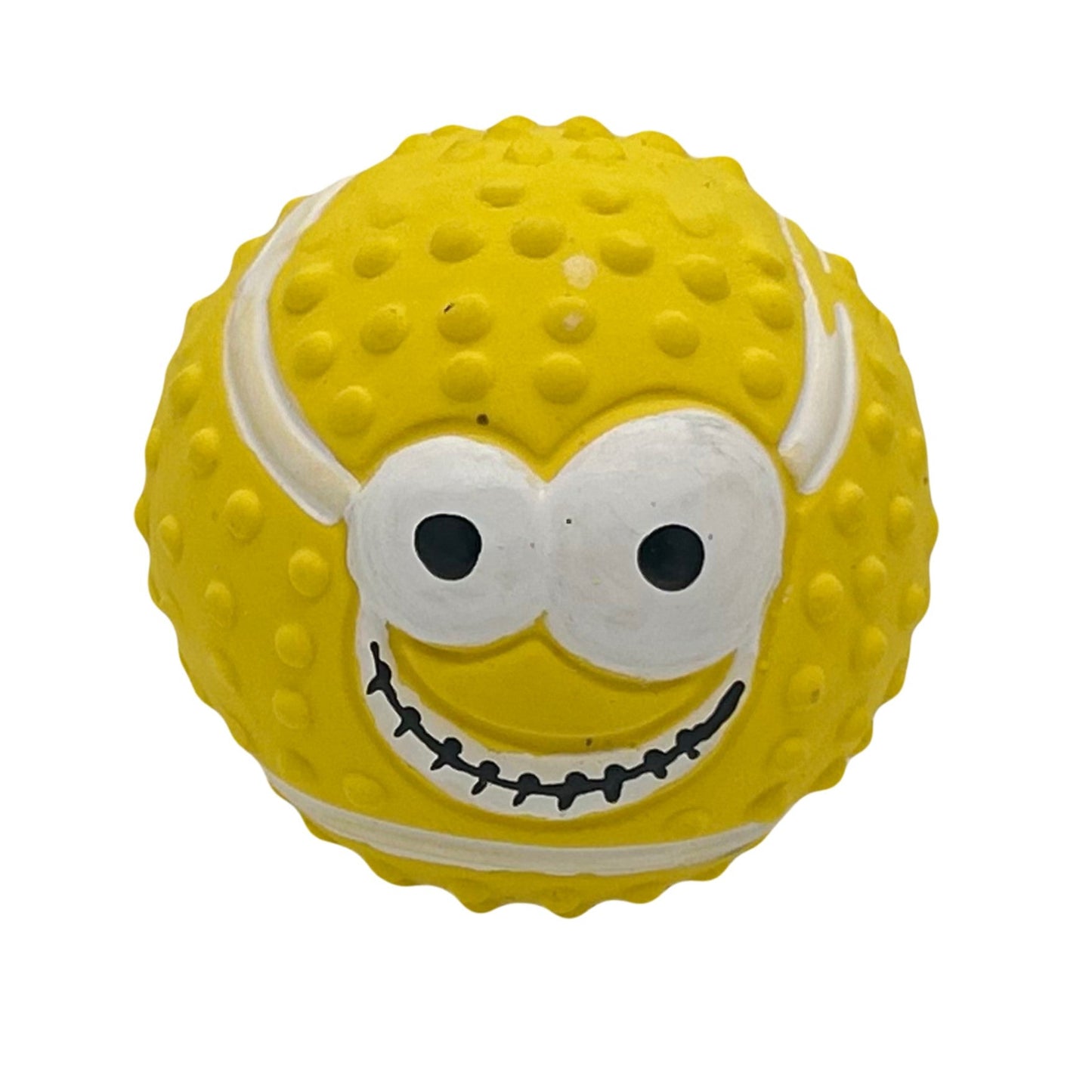 Close-up van de Bril-Buddy Bal, een gele hondenbal met een lachend gezicht en noppenstructuur voor extra grip.