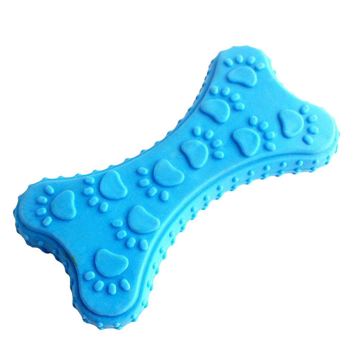 Blauw kauwspeeltje in botvorm met pootafdrukken en textuur, ideaal voor honden die graag kauwen en spelen