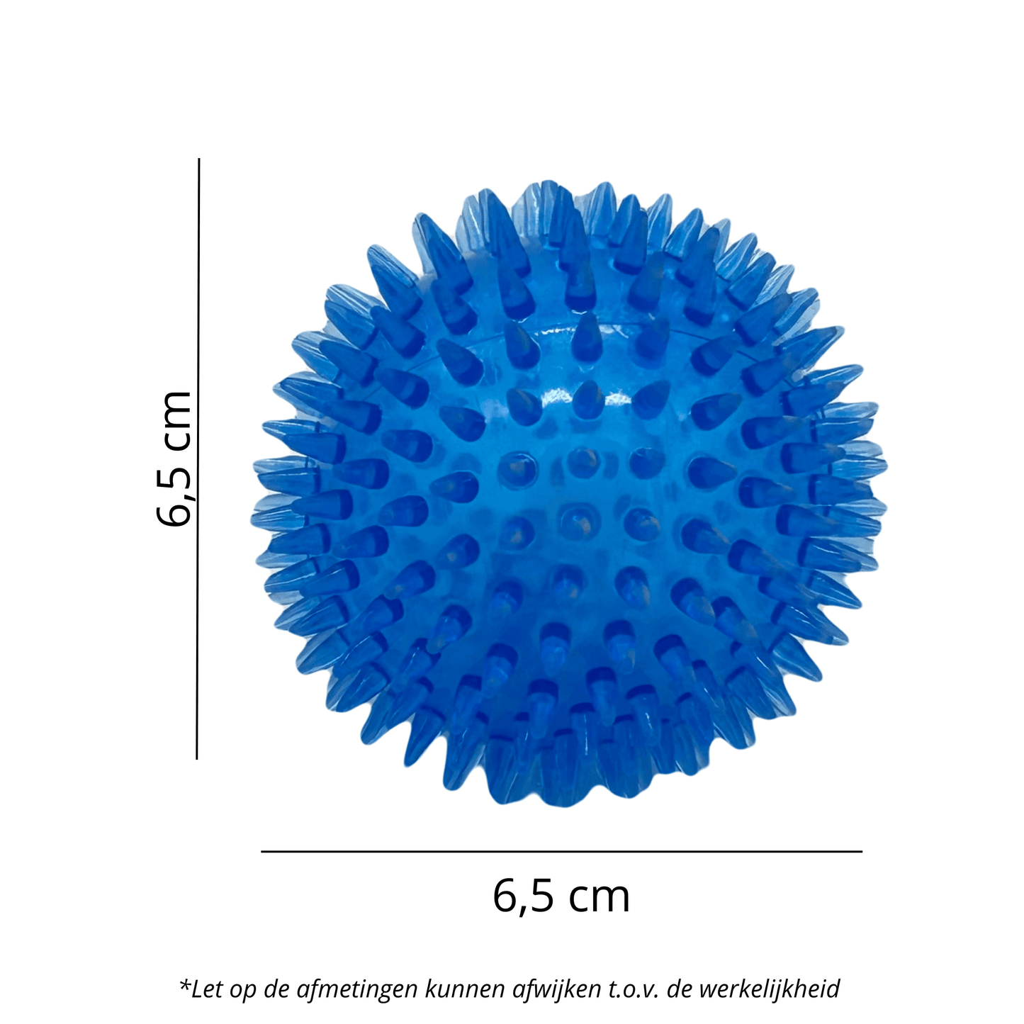 De blauwe Spikey Bal met afmetingen van 6,5 cm. De bal heeft spikes, extra grip en een pieper voor optimaal speelplezier.