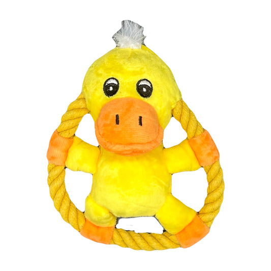 Gele pluche eend met touwring, close-up van het hondenspeeltje.